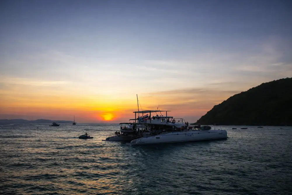 صورة Pattaya 3 Islands Luxury Catamaran Tour by Serenity Yachting رقم 3