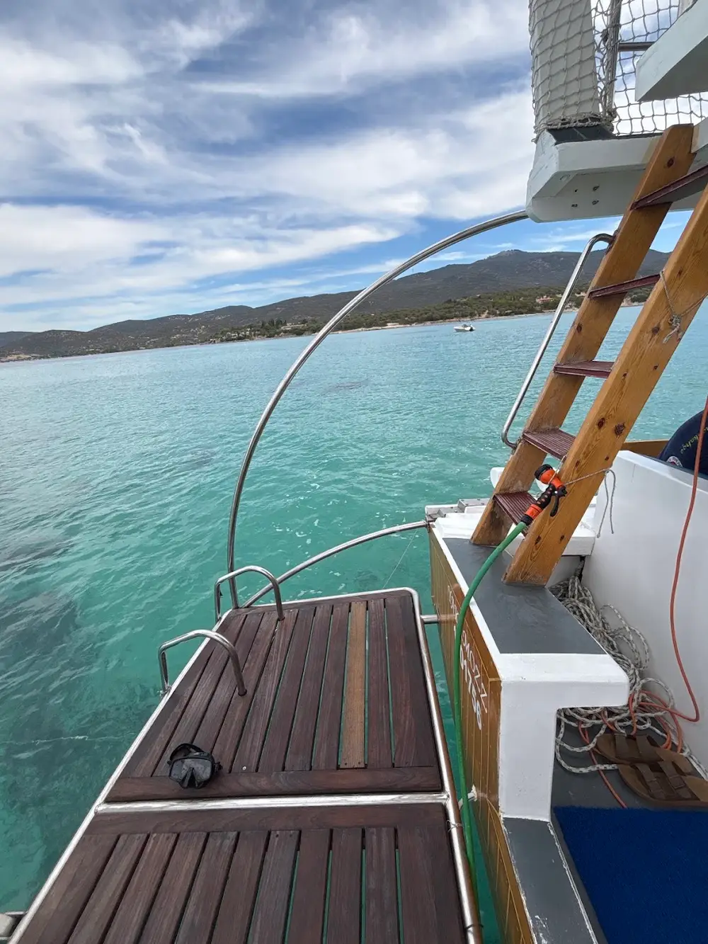 Yakamozz Tur Dikili Boat Trip: Four Bays, Swimming and Lunch image 3