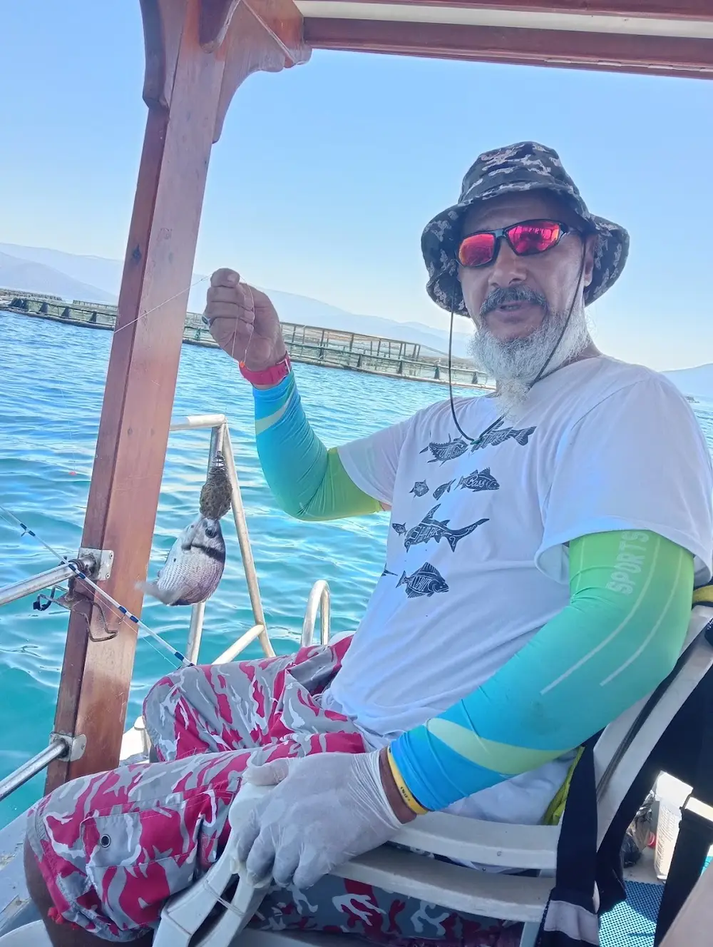 Ayse Kaptan Didim Akbuk Fishing Tour | Full-Day Boat Fishing Experience image 3