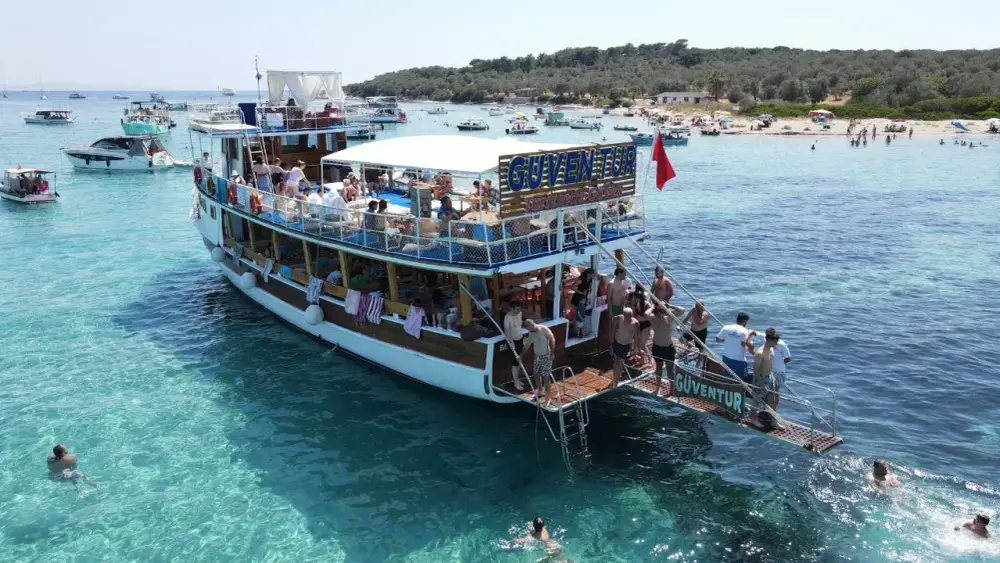 Dikili Four-Bay Full-Day Boat Tour with Lunch by Güven Tur image 3
