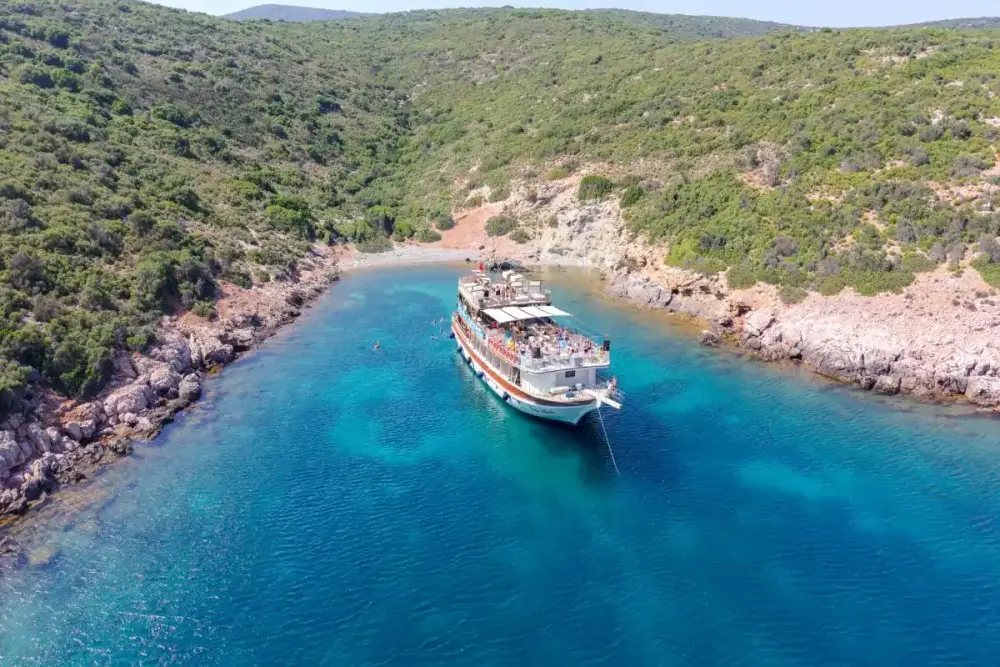 Lady Bente Çeşme Daily Boat Tour | 3 Bays, Swimming & Lunch image 3