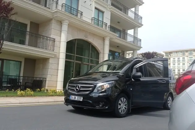 Privater Flughafentransfer in Istanbul mit Flughafen Transfer Istanbul Taxi Bild 1