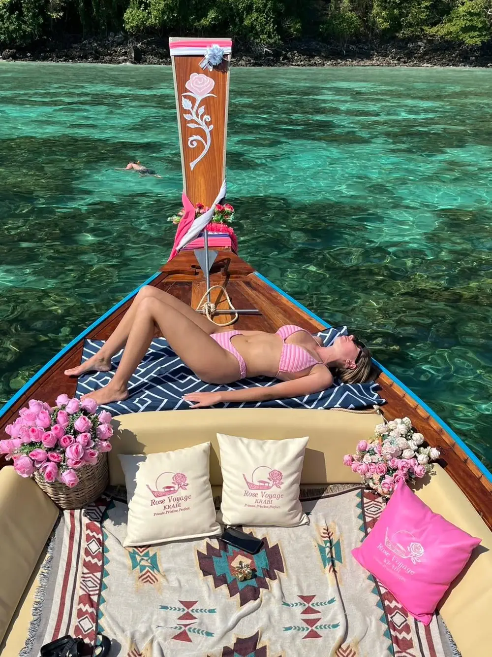 صورة Krabi Private Luxury Longtail Boat Tour: Choose the Four Islands or Hong Island Experience رقم 3