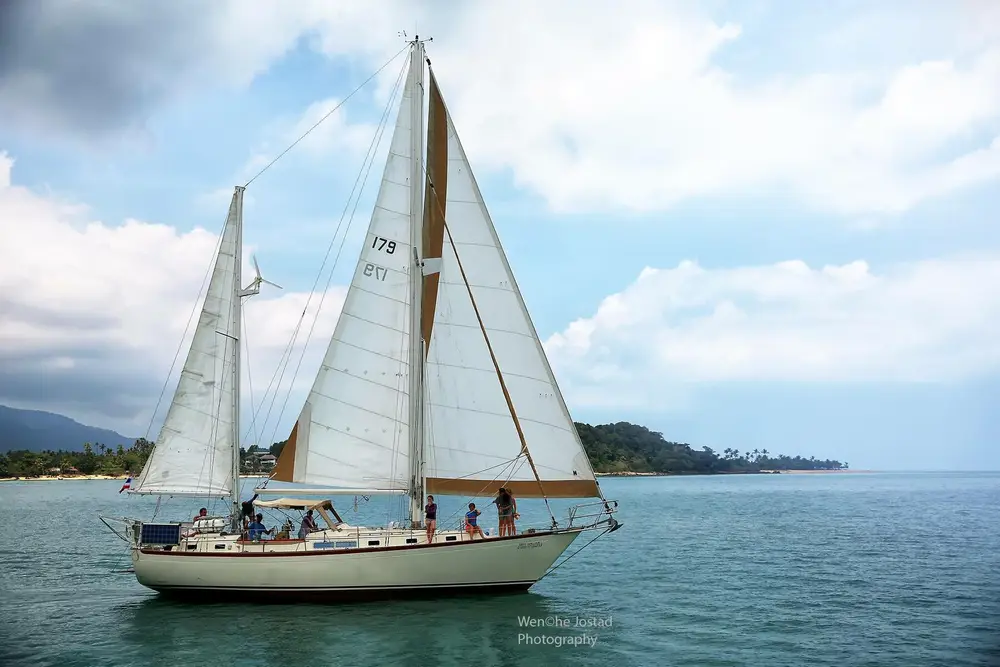Geronimo 44ft Private Sailing Yacht Charter in Koh Samui image 2