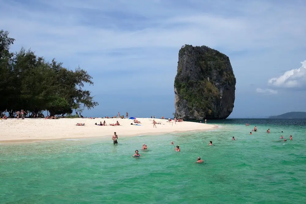 Krabi 4 Islands Longtail Boat Tour with Snorkeling and Picnic Lunch image 2