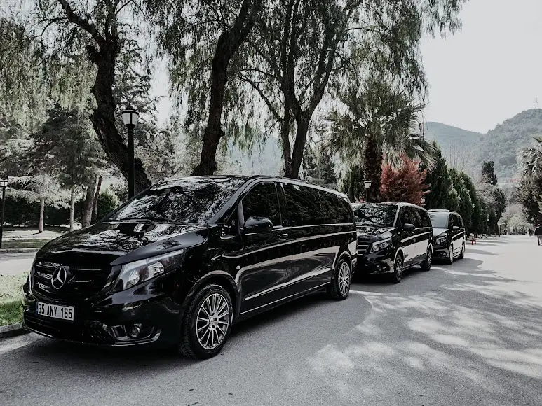 Privater VIP-Flughafentransfer in Izmir mit ARIN TUR Bild 3