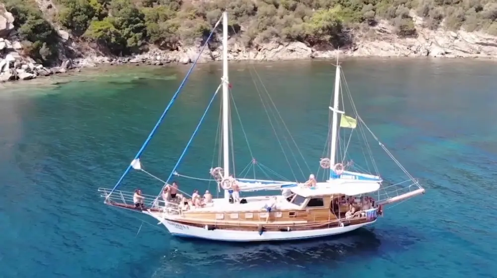 Kuşadası Amores 1 Boutique Gulet Cruise | 5 Bays, Lunch & Unlimited Drinks image 3