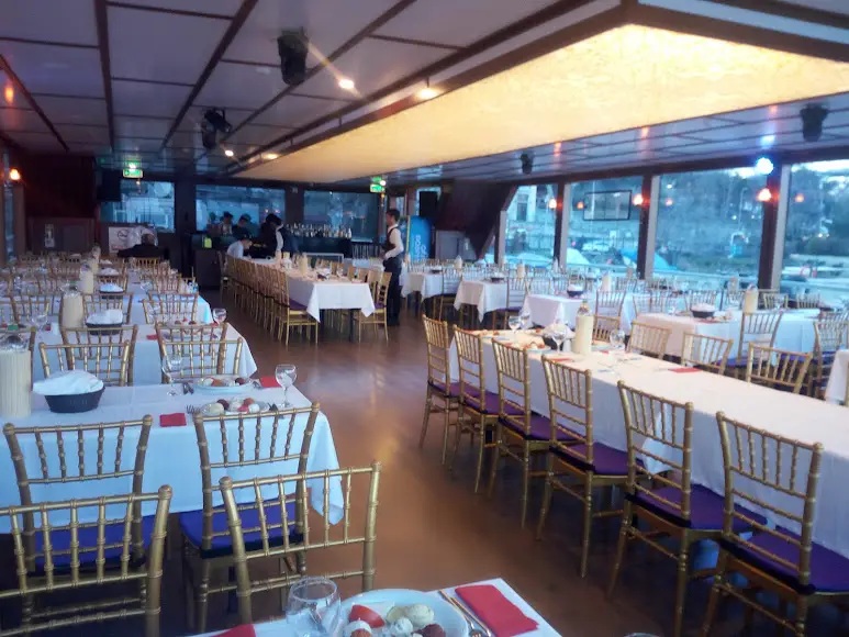 Istanbul Bosporus Dinner Cruise Experience with Turkish Night Show Bild 2