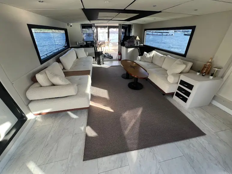 Private Istanbul Bosphorus Yacht Tour from Karaköy | Constantine Yachts Bild 3
