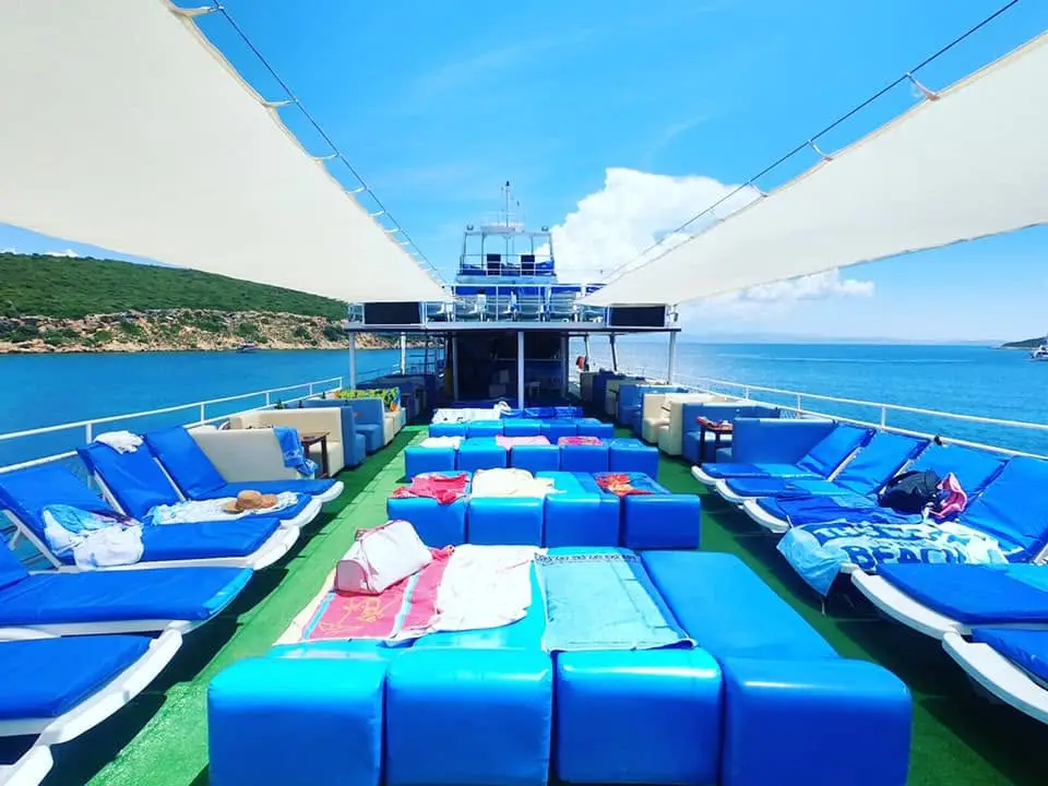 Çeşme Grand Star Boat Tour | Eşek Island, Aquarium Bay & Lunch image 3