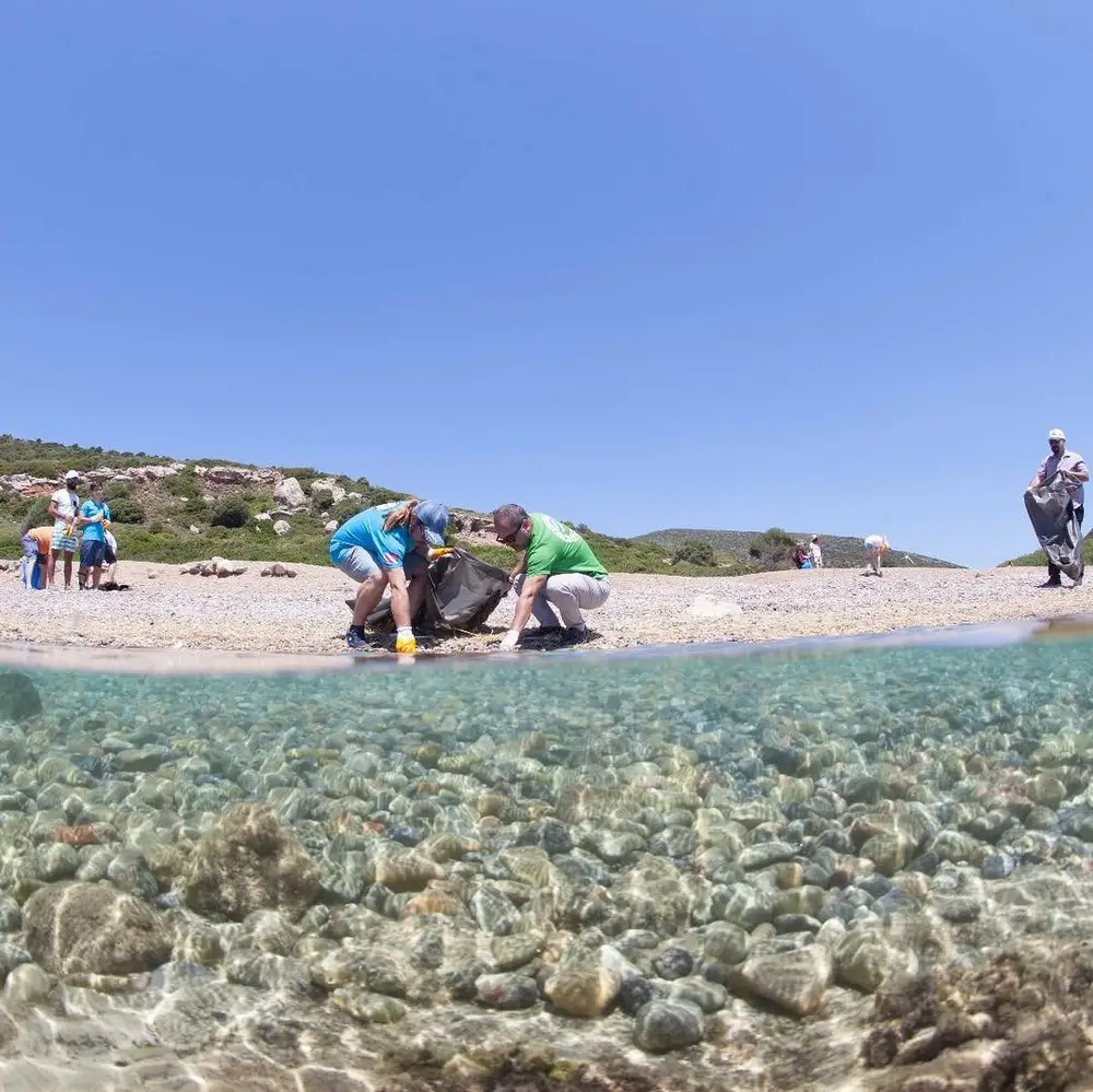 Çeşme Grand Star Boat Tour | Eşek Island, Aquarium Bay & Lunch image 2