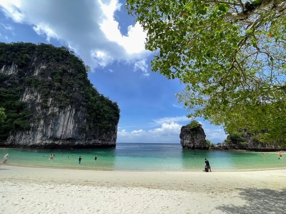 Krabi Hong Islands Longtail Boat Tour with Lagoon, Snorkeling and Viewpoint image 3