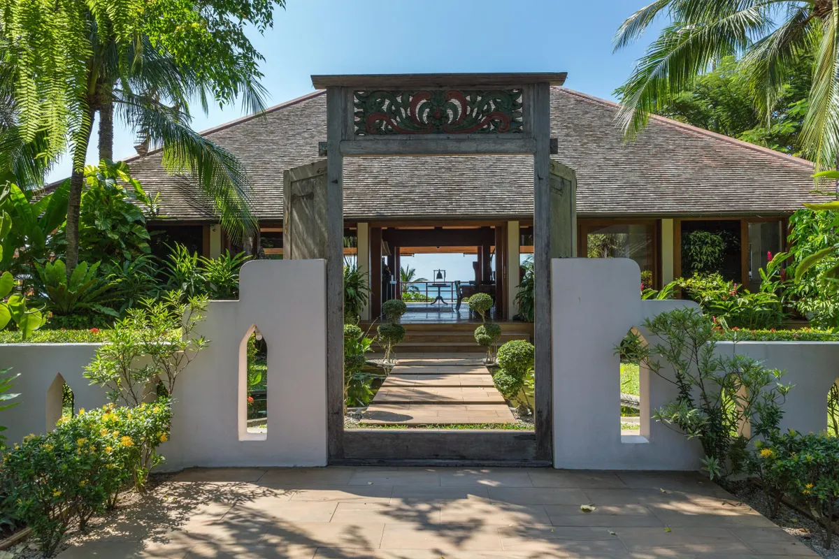 7 Bedroom Luxury Beachfront Estate on Laem Sor Beach, Koh Samui Bild 2