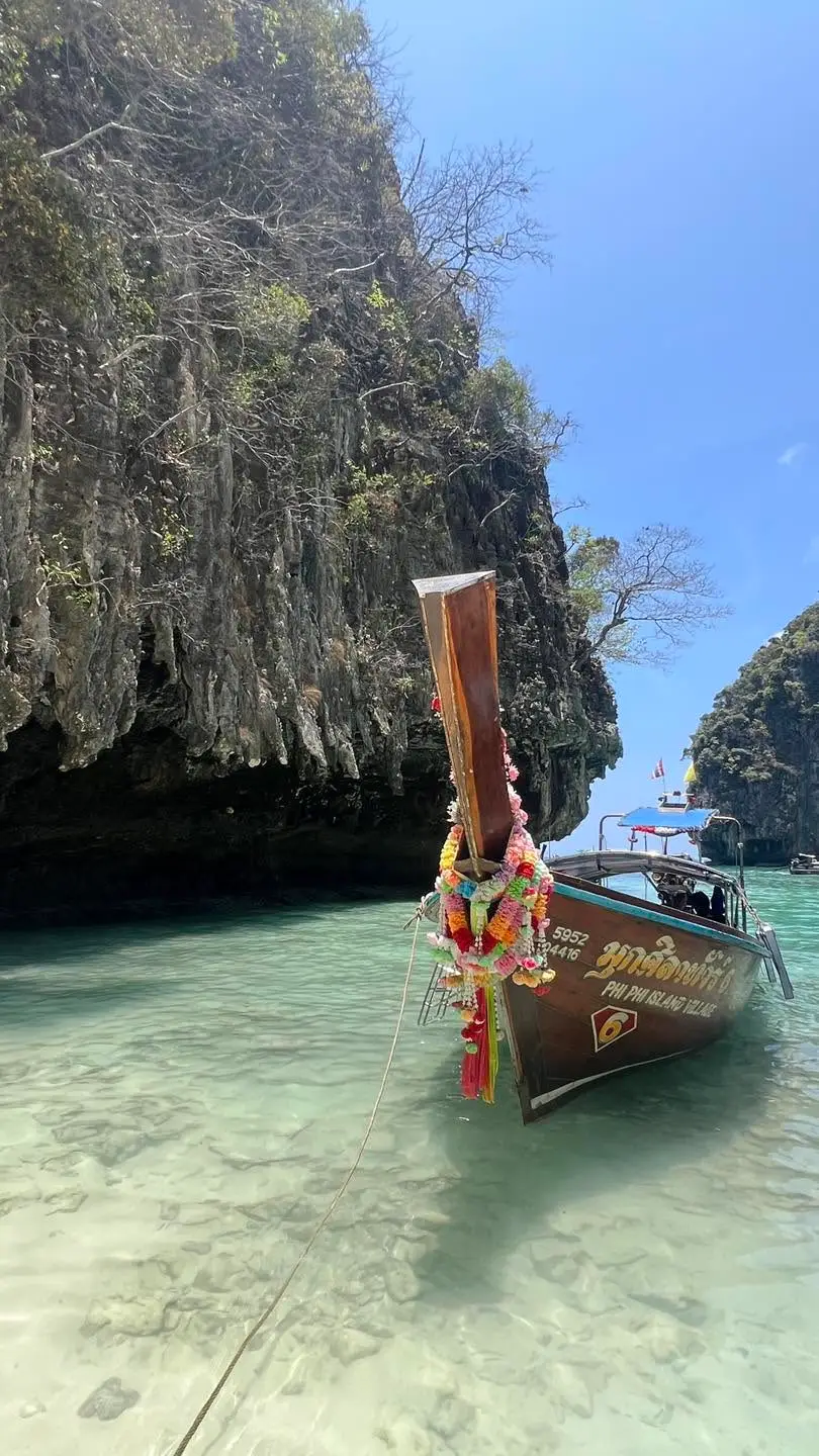 Phi Phi Islands Half-Day Longtail Boat Snorkeling Tour with Mote Phi Phi image 2