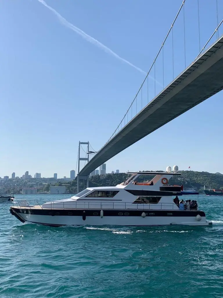 Private Luxury 24m Yacht Tour from the Golden Horn on the Istanbul Bosphorus image 1