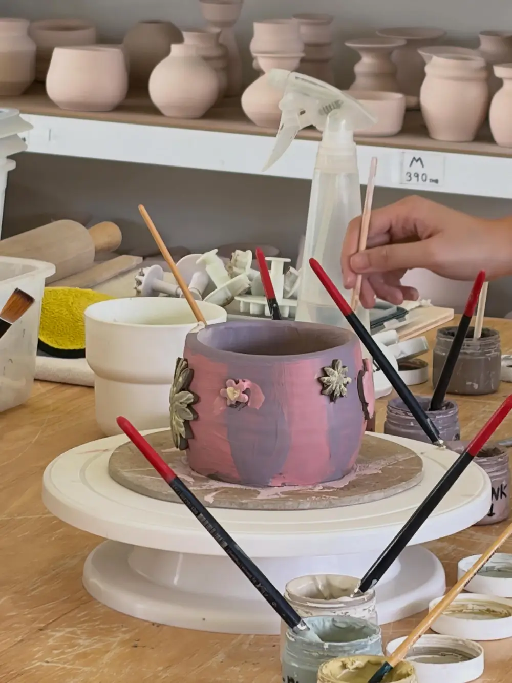 Nonthaburi Pottery Workshop Experience at Din39 Pottery Studio & Cafe image 1