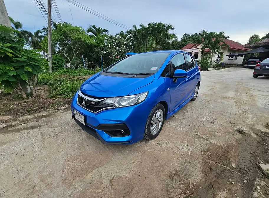 صورة مرسيدس بنز GLA 200 للإيجار رقم 3
